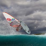 Diony Guadagnino throwing some spay at Ho'okipa
