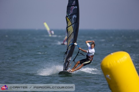 K13_sl_Alberto_Menegatti_takes_the_first_victory